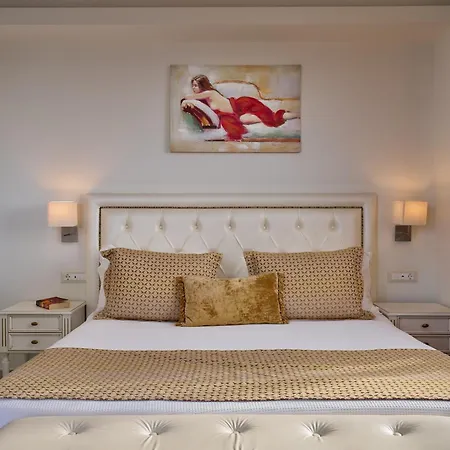 Thalassa Residence, Pool, Whirlpool & Seaviews, By Thinkvilla Villa