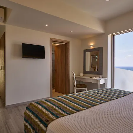 Thalassa Residence, Pool, Whirlpool & Seaviews, By Thinkvilla Villa *