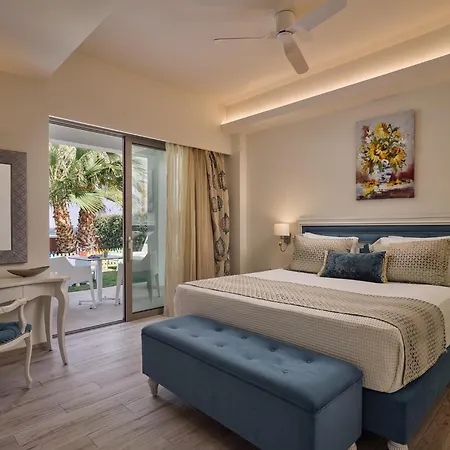 Villa Thalassa Residence, Pool, Whirlpool & Seaviews, By Thinkvilla *