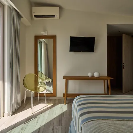 Thalassa Residence, Pool, Whirlpool & Seaviews, By Thinkvilla *