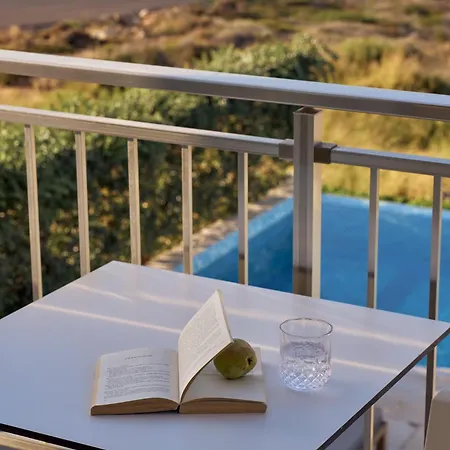 Thalassa Residence, Pool, Whirlpool & Seaviews, By Thinkvilla Villa