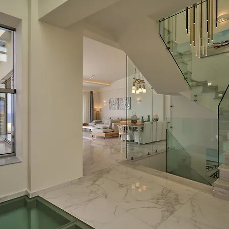 Thalassa Residence, Pool, Whirlpool & Seaviews, By Thinkvilla Villa