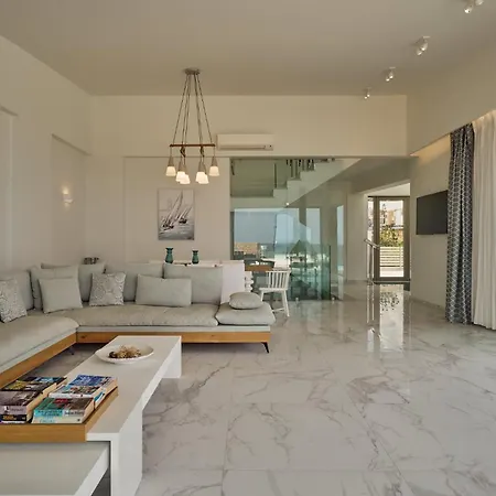 Villa Thalassa Residence, Pool, Whirlpool & Seaviews, By Thinkvilla *